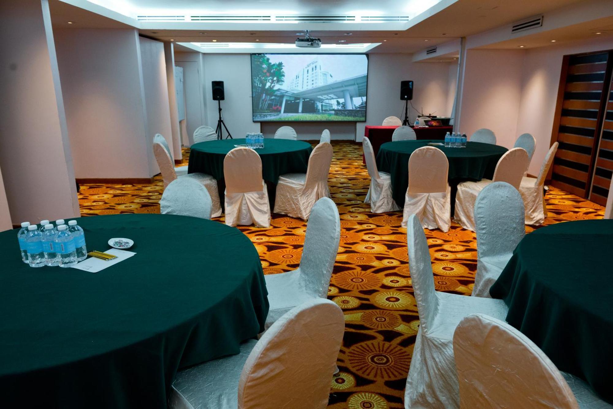 Parkcity Everly Hotel Bintulu Exterior foto