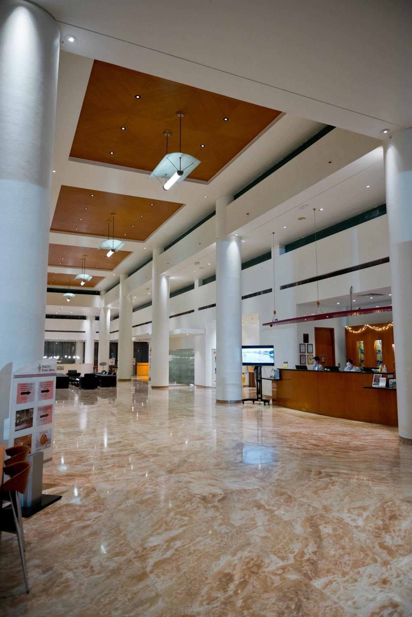 Parkcity Everly Hotel Bintulu Exterior foto