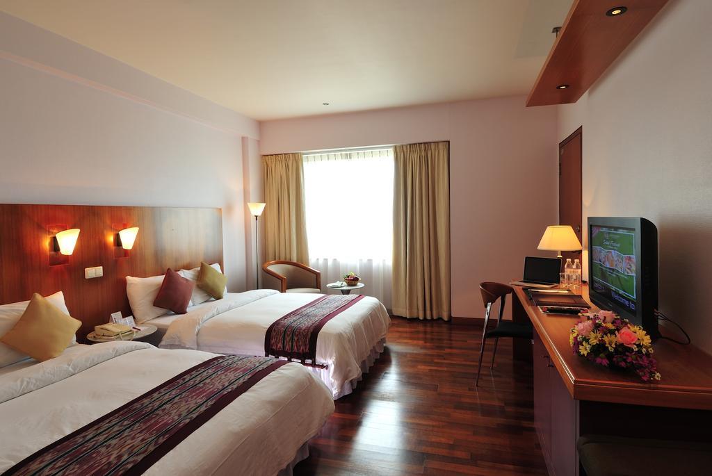 Parkcity Everly Hotel Bintulu Exterior foto